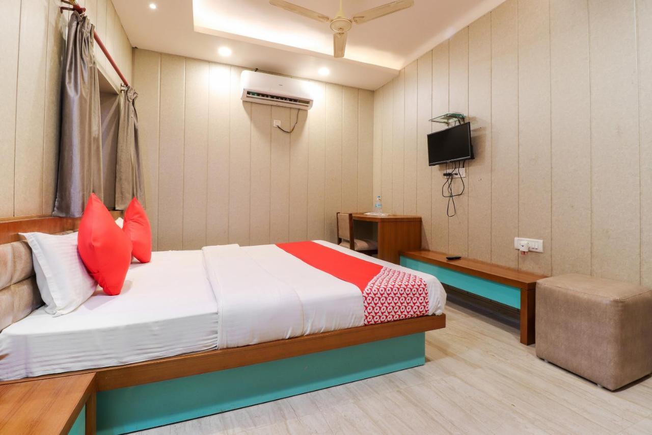 Oyo 26781 Hotel Raghupati Ayodhya ภายนอก รูปภาพ