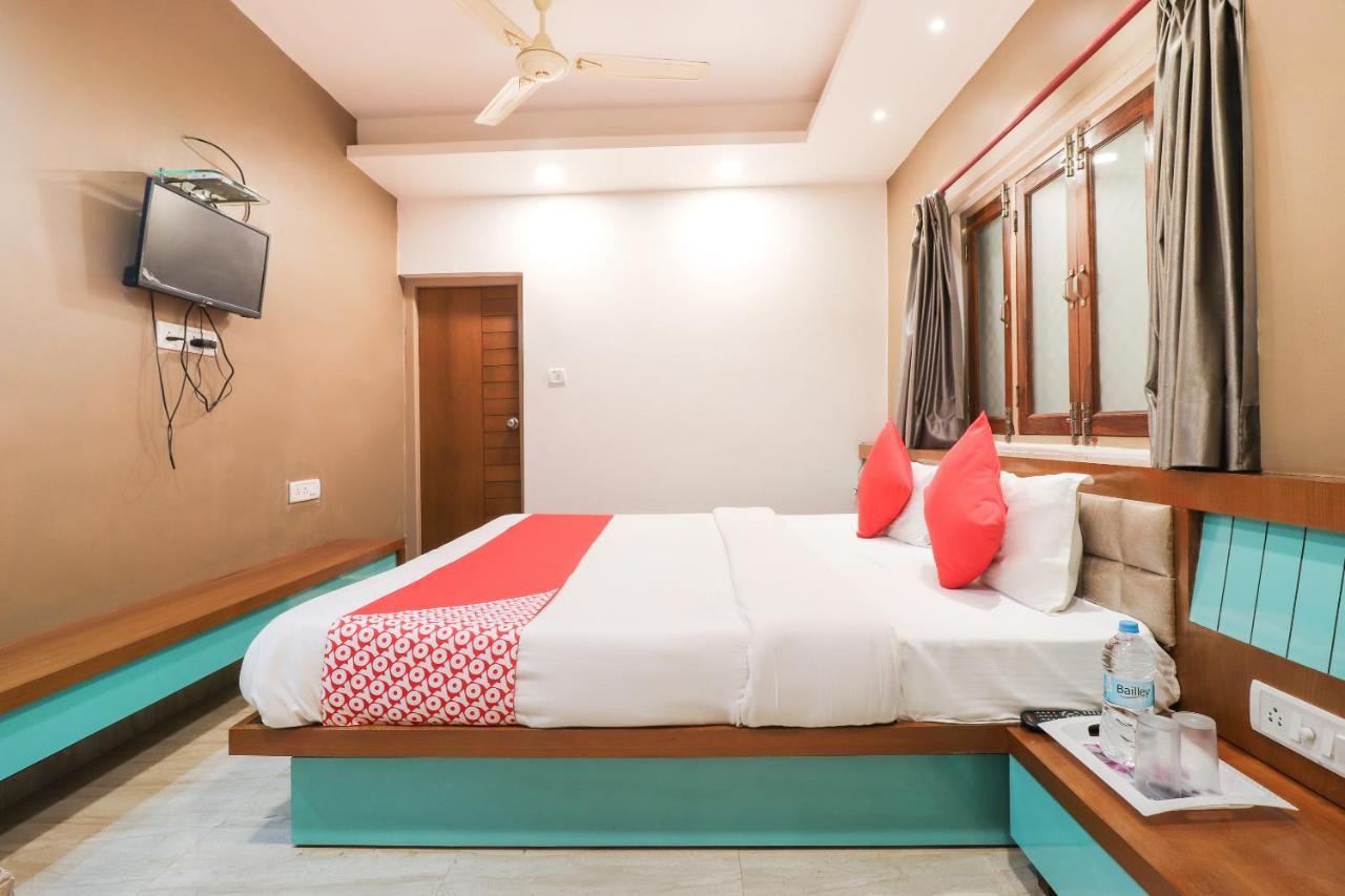Oyo 26781 Hotel Raghupati Ayodhya ภายนอก รูปภาพ