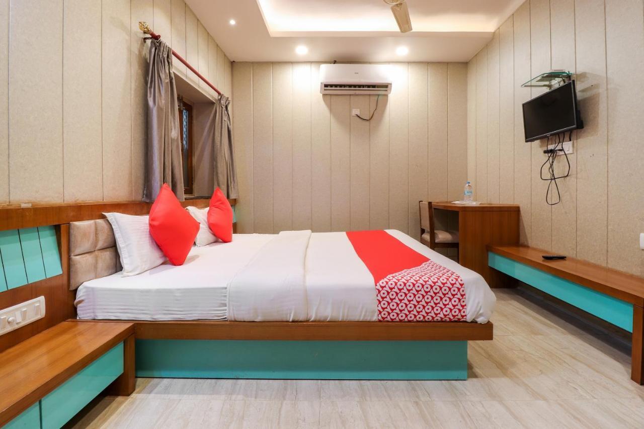 Oyo 26781 Hotel Raghupati Ayodhya ภายนอก รูปภาพ