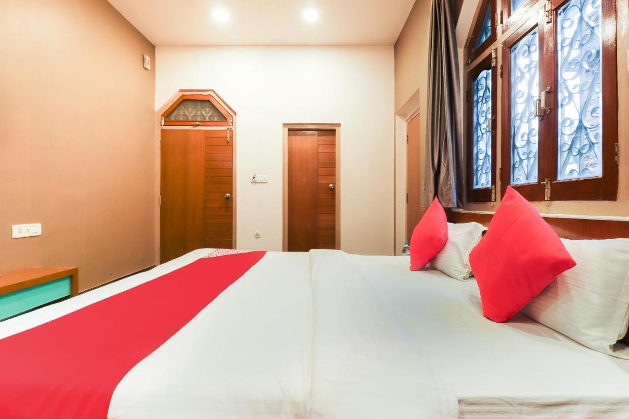 Oyo 26781 Hotel Raghupati Ayodhya ภายนอก รูปภาพ