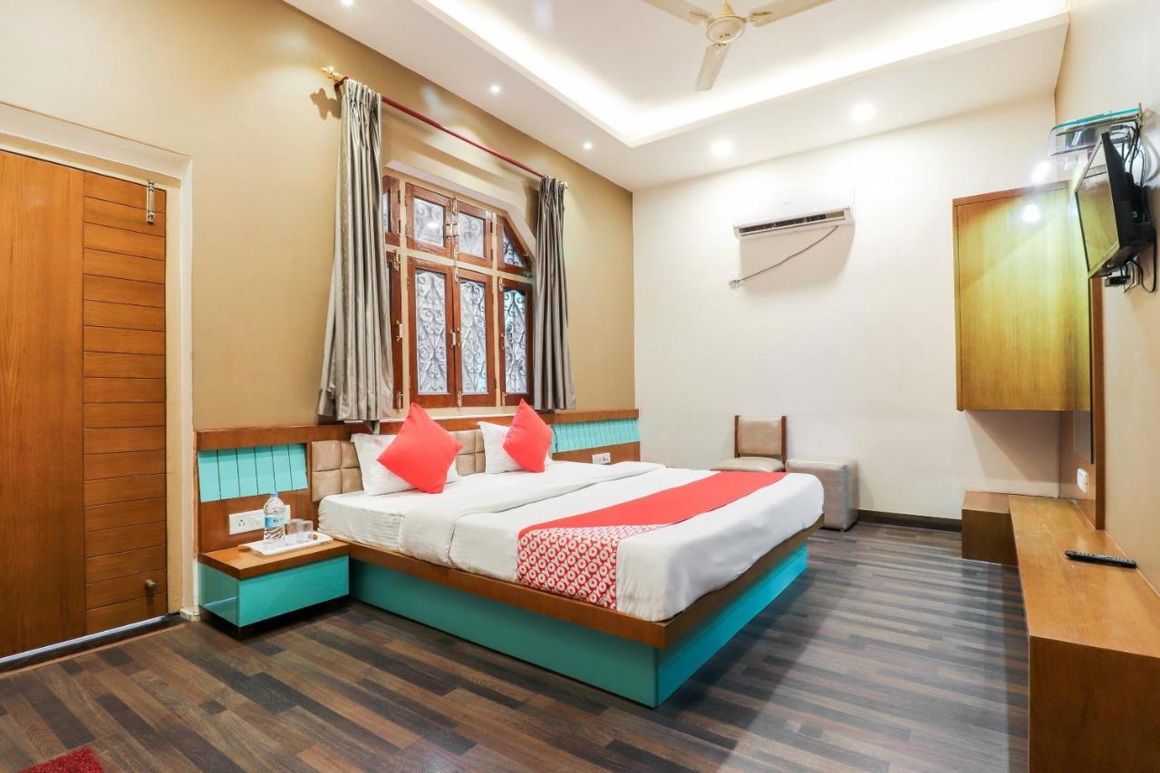 Oyo 26781 Hotel Raghupati Ayodhya ภายนอก รูปภาพ